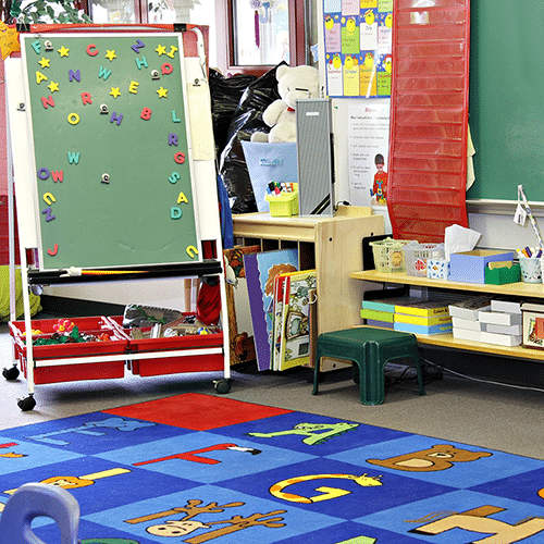 Travis AFB School Liaison Kindergarten Info Image of a kindergarten classroom.